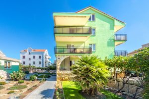 Apartments & Villas – Apartments Apolonija