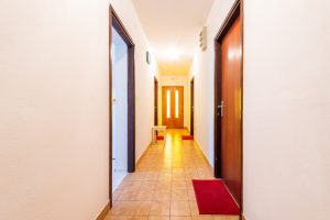 Five bedroom apartment - hallway
