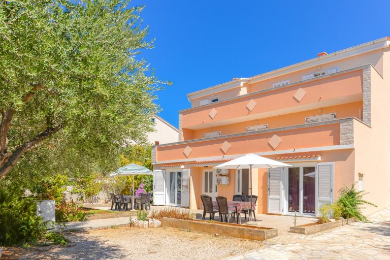 APARTMANI TENA