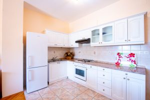 Three bedroom apartment - living area / kitchen