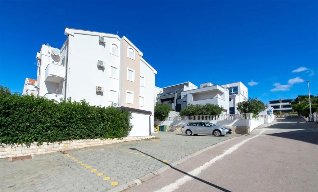 APARTMENT MARKO