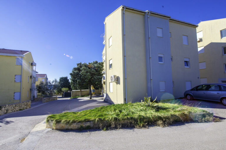 APARTMAN FERAL